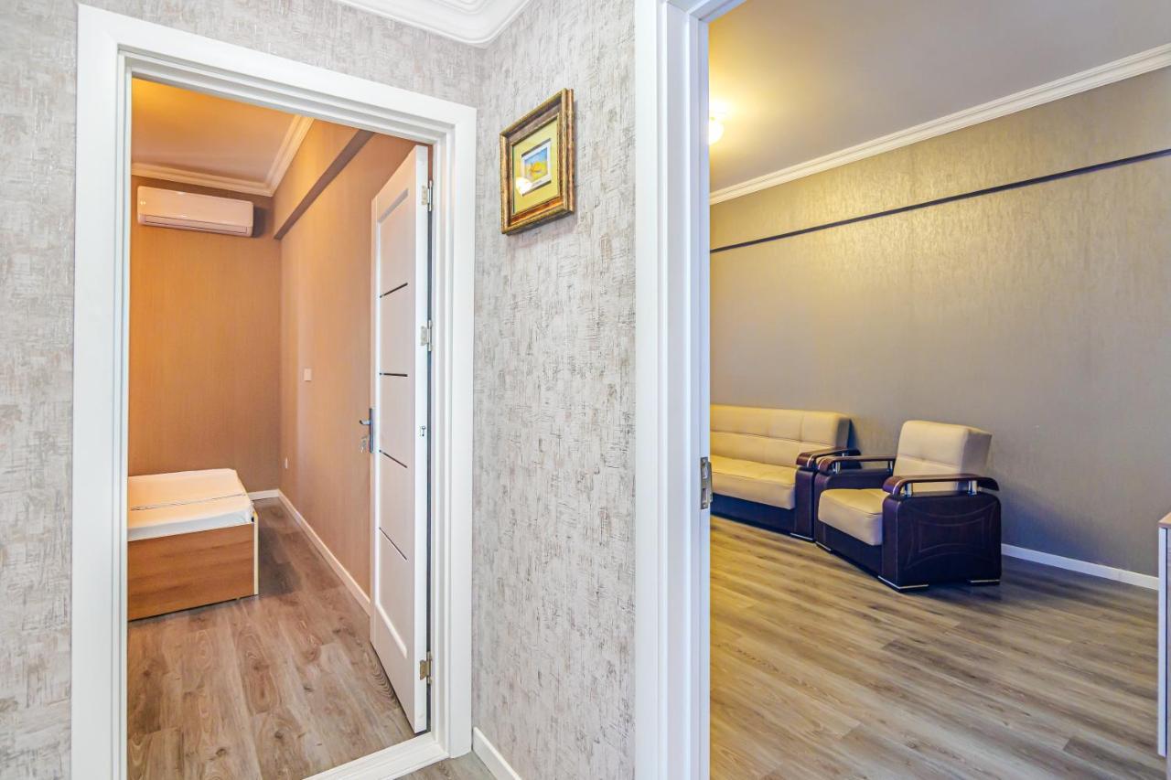 Luxury 2 Room Apartment In The Center 바쿠 외부 사진
