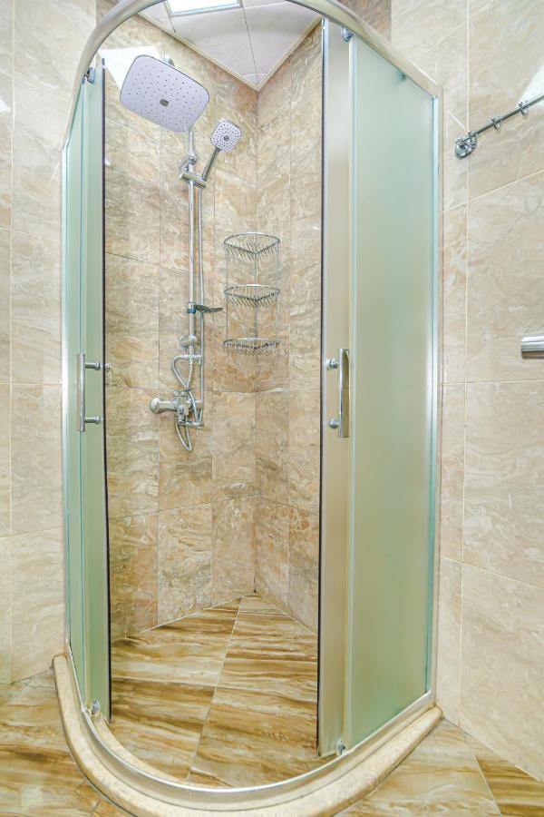 Luxury 2 Room Apartment In The Center 바쿠 외부 사진