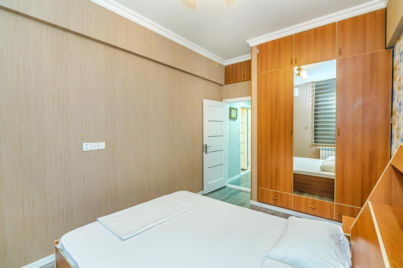 Luxury 2 Room Apartment In The Center 바쿠 외부 사진