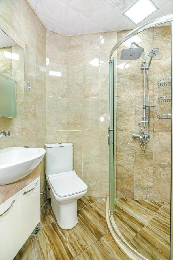 Luxury 2 Room Apartment In The Center 바쿠 외부 사진