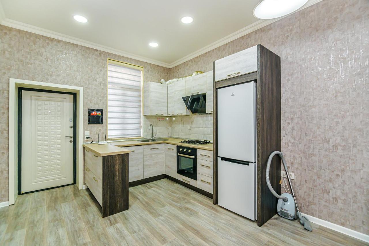 Luxury 2 Room Apartment In The Center 바쿠 외부 사진