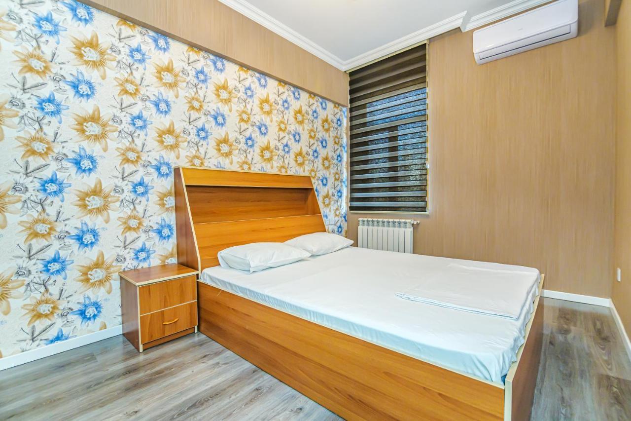 Luxury 2 Room Apartment In The Center 바쿠 외부 사진