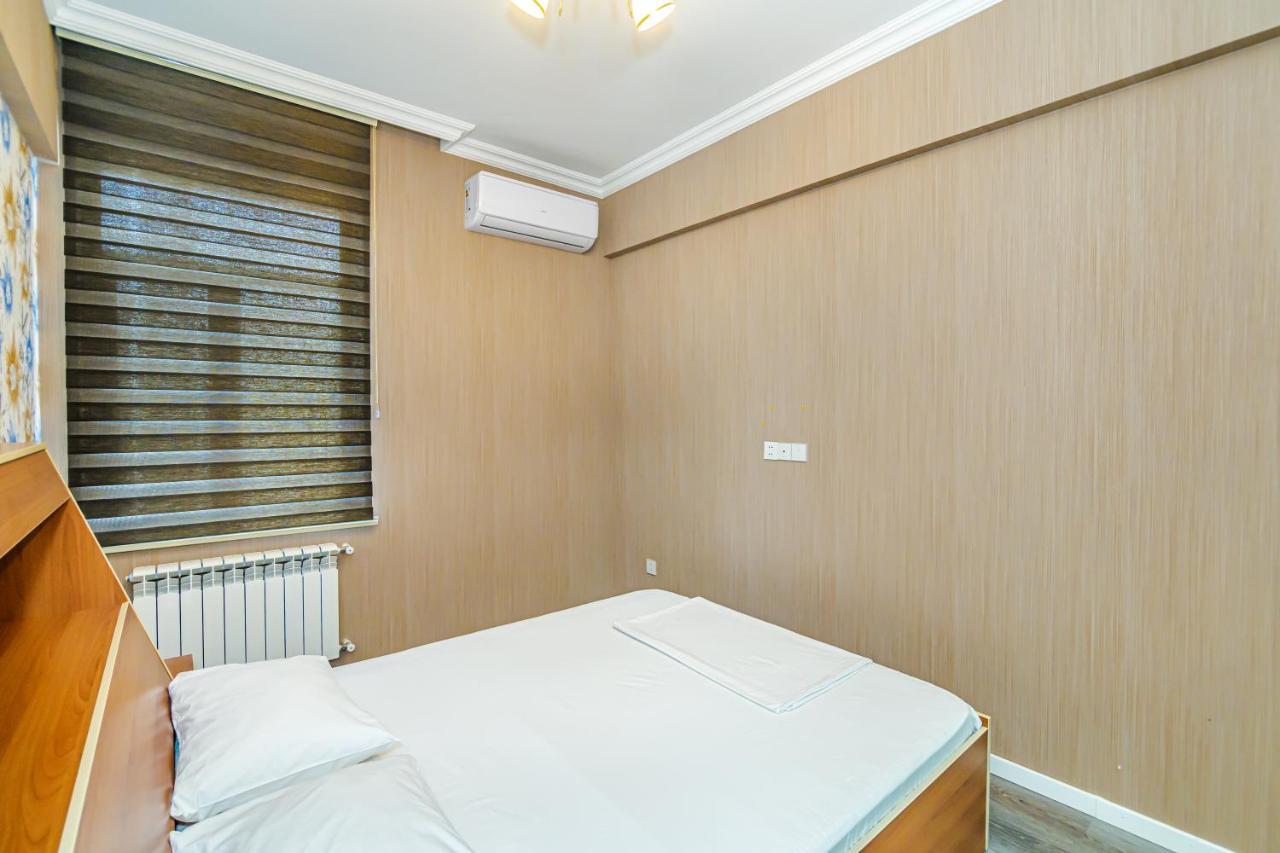 Luxury 2 Room Apartment In The Center 바쿠 외부 사진