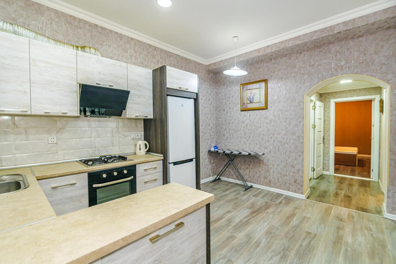 Luxury 2 Room Apartment In The Center 바쿠 외부 사진