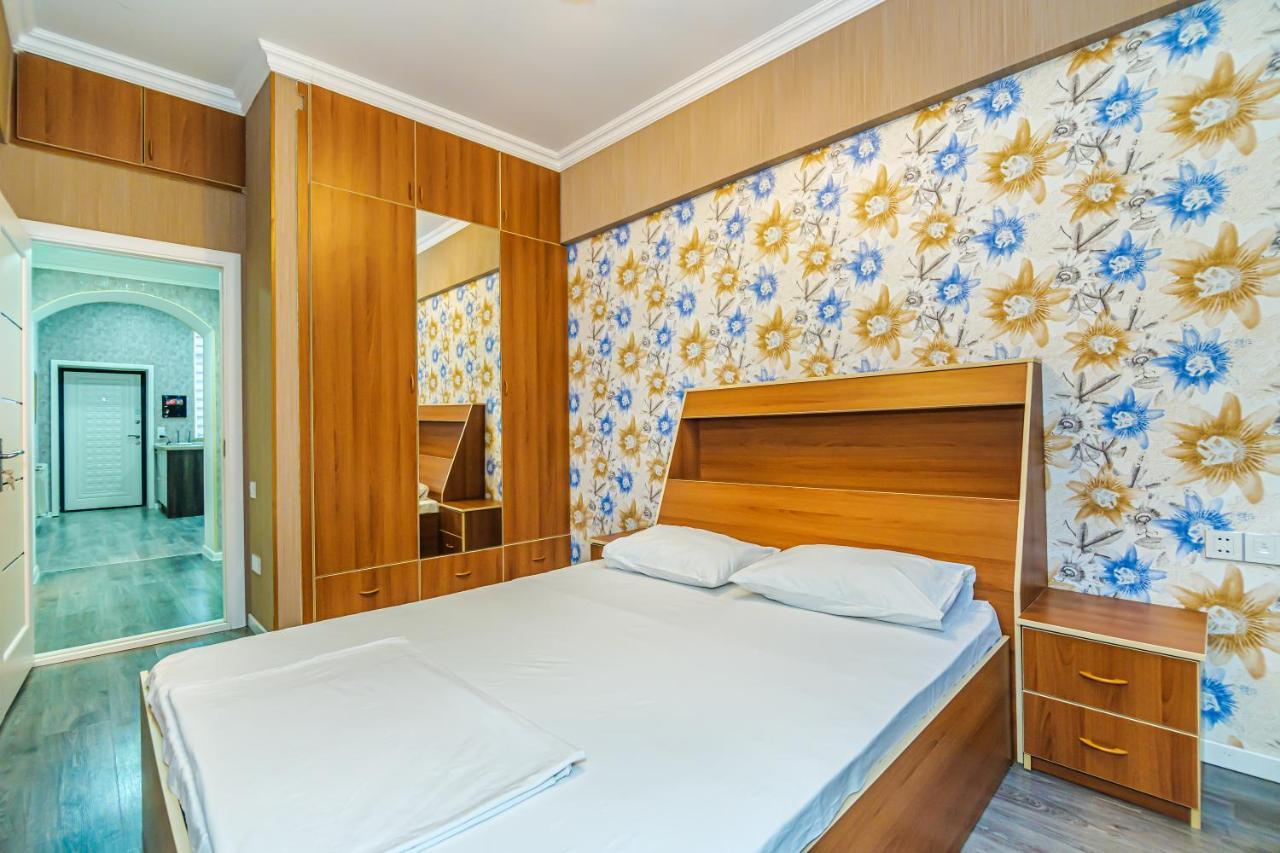 Luxury 2 Room Apartment In The Center 바쿠 외부 사진